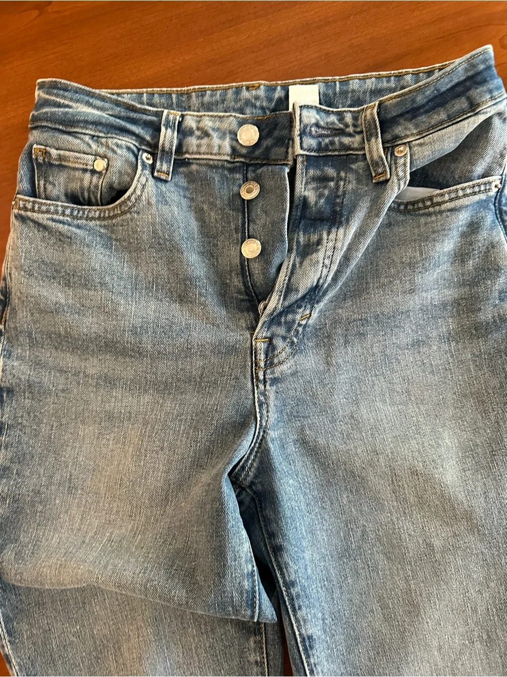 H&M &Denim Ultra High Waist Mom Jeans Women’s US 4 Light Wash Button Fly 26x28 - Picture 2 of 9